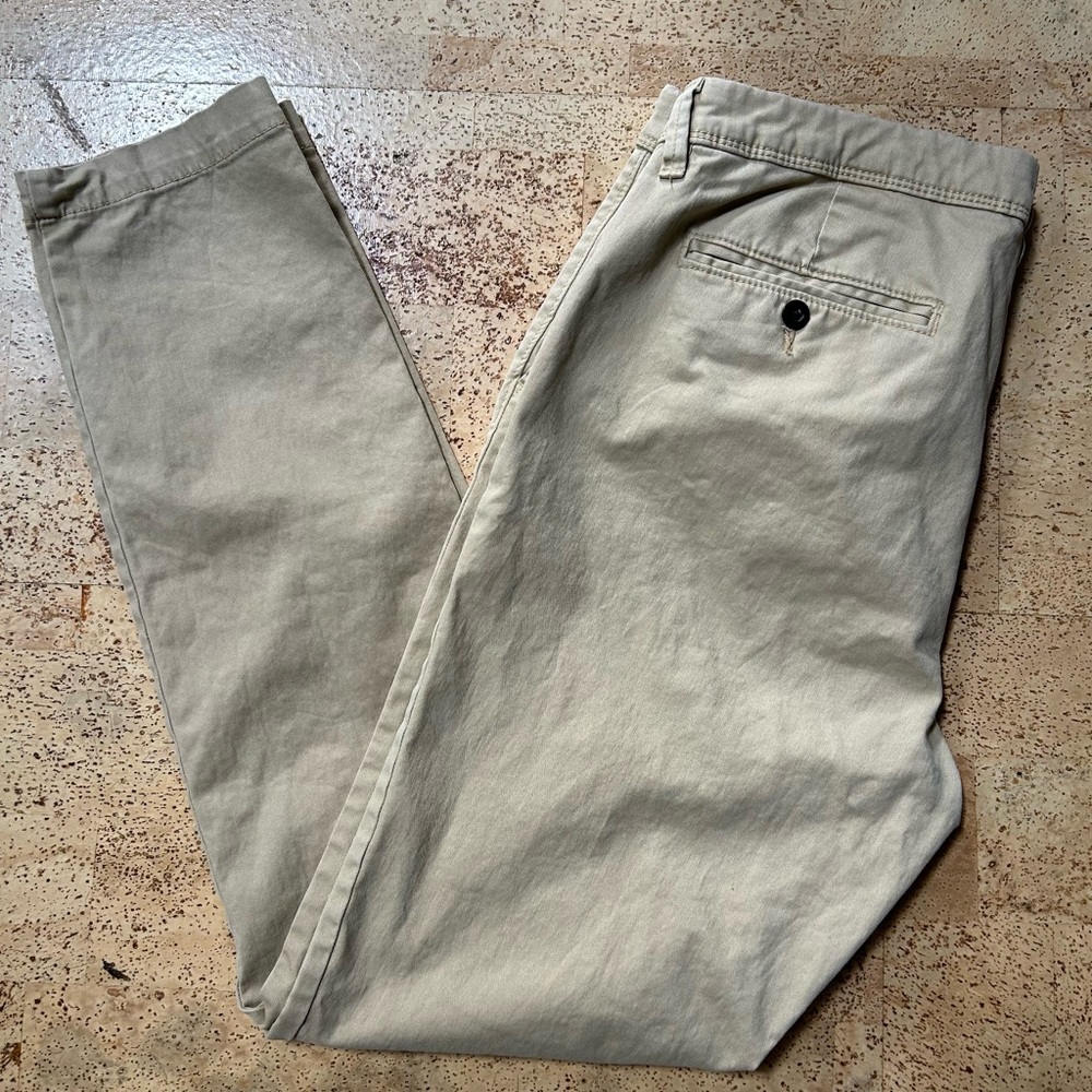 Men’s Aeropostale Khaki Pants EUC Size 34x34